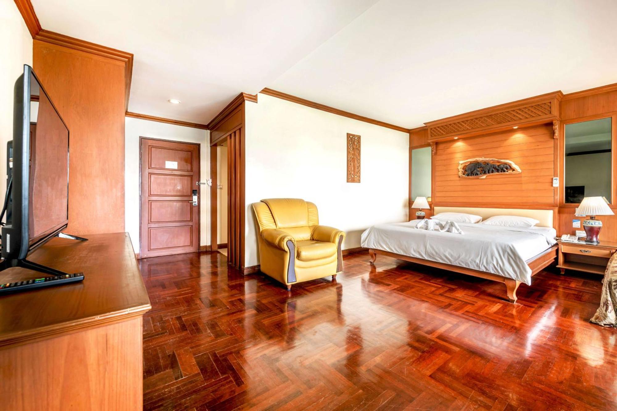 Studio Suite By Royal Ivory Nana Бангкок Екстер'єр фото